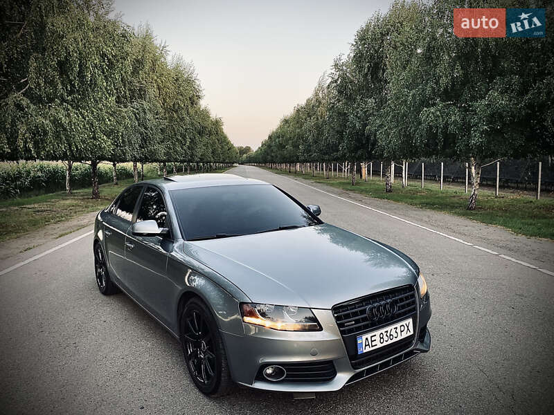Седан Audi A4 2011 в Новомосковске