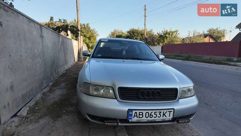Седан Audi A4 1998 в Баре