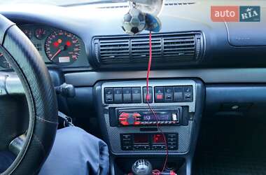 Седан Audi A4 1998 в 