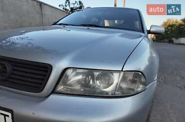 Седан Audi A4 1998 в 