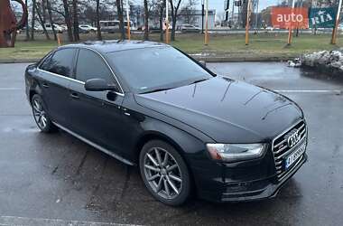 Седан Audi A4 2015 в 