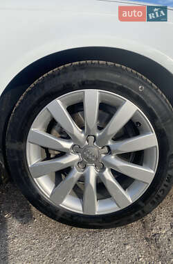 Седан Audi A4 2012 в 
