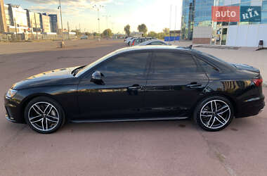 Седан Audi A4 2023 в 