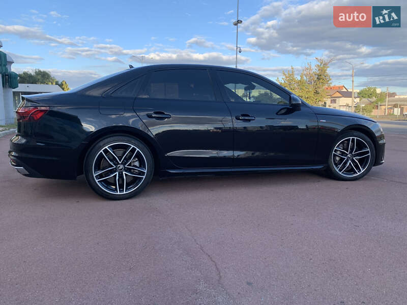 Седан Audi A4 2023 в Харькове