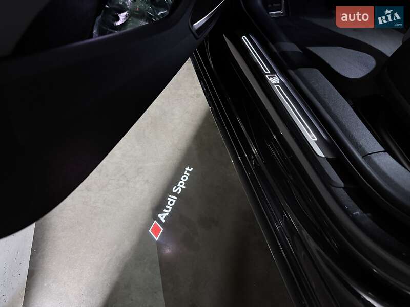 Седан Audi A4 2023 в Киеве