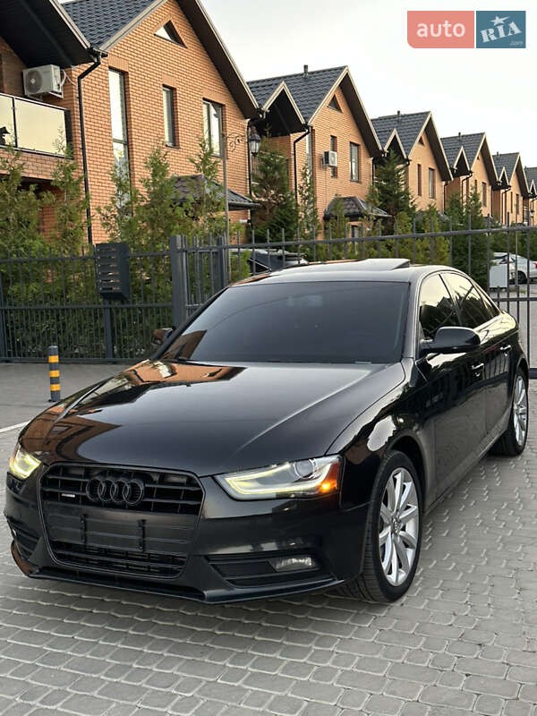 Седан Audi A4 2012 в Виннице