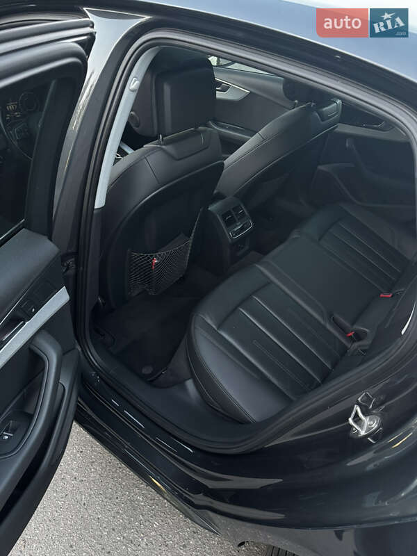 Седан Audi A4 2016 в Харкові