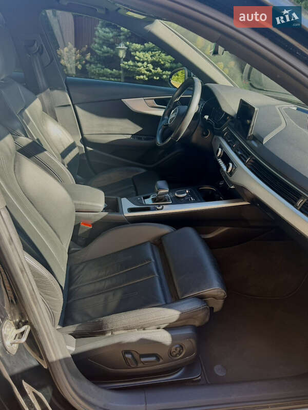 Седан Audi A4 2018 в Косове