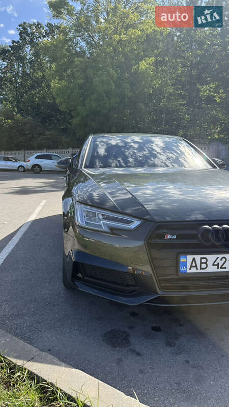 Седан Audi A4 2018 в Вінниці