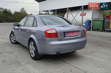 Седан Audi A4 2004 в 