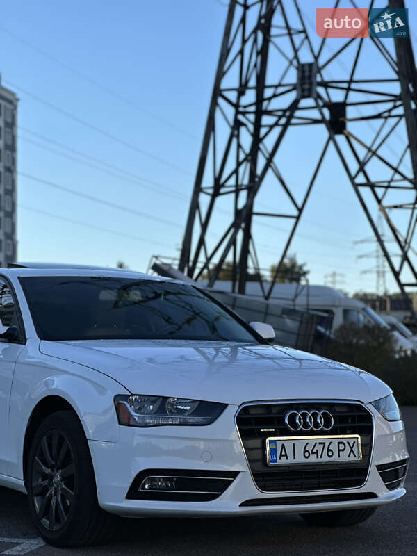 Седан Audi A4 2012 в Киеве