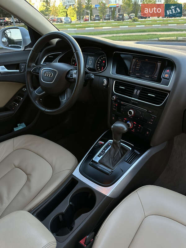 Седан Audi A4 2012 в Киеве