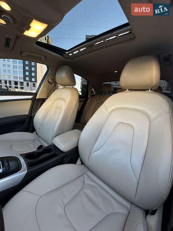 Седан Audi A4 2012 в Киеве