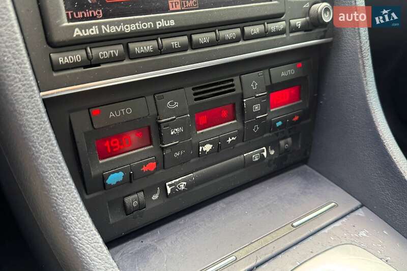 Седан Audi A4 2004 в Киеве