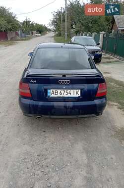 Седан Audi A4 2000 в Гнивани