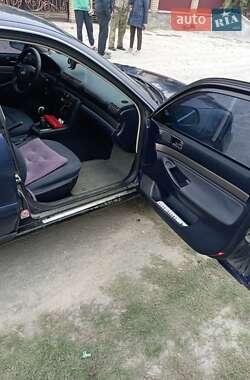 Седан Audi A4 2000 в Гнивани