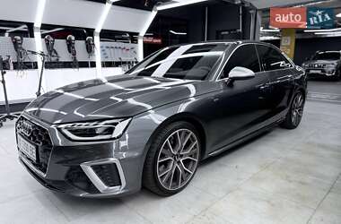 Седан Audi A4 2023 в Киеве