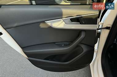 Седан Audi A4 2016 в 