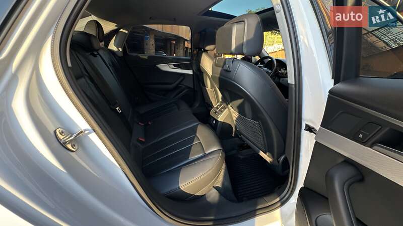 Седан Audi A4 2016 в Одессе