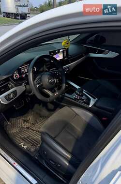 Седан Audi A4 2019 в 