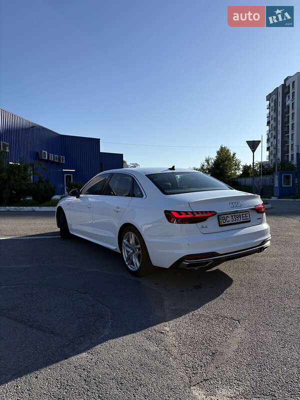 Седан Audi A4 2024 в Львове