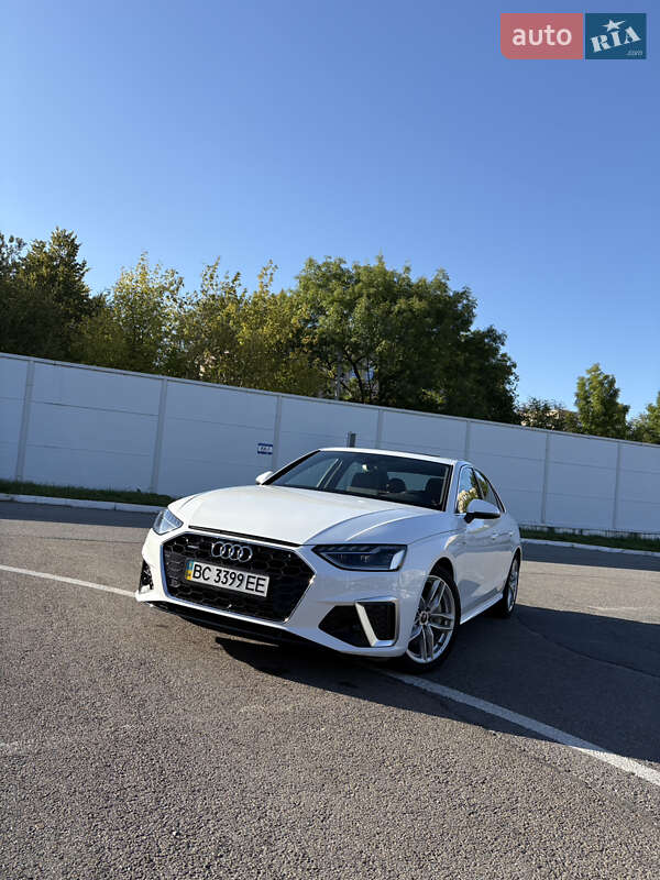 Седан Audi A4 2024 в Львове
