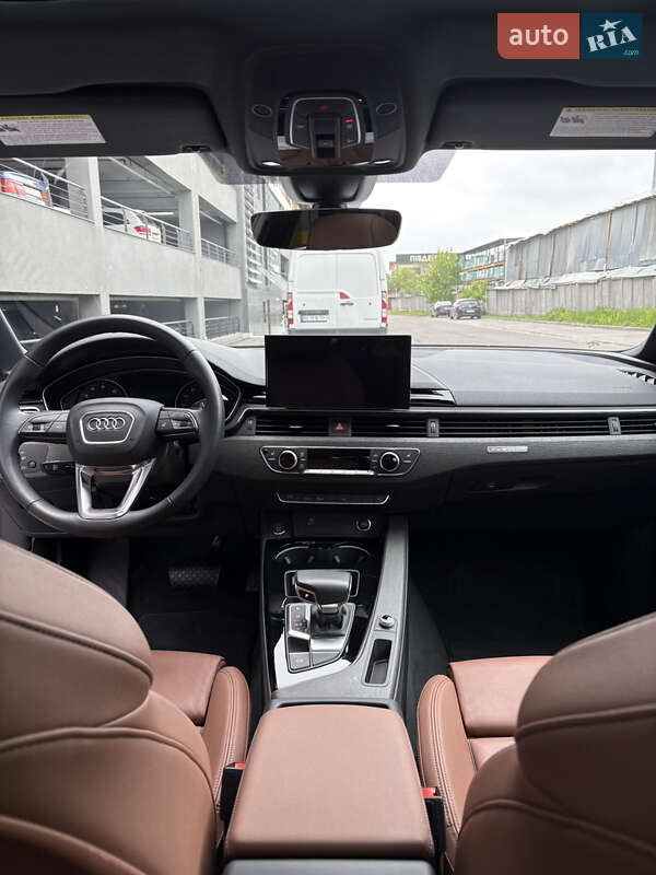 Седан Audi A4 2024 в Львове