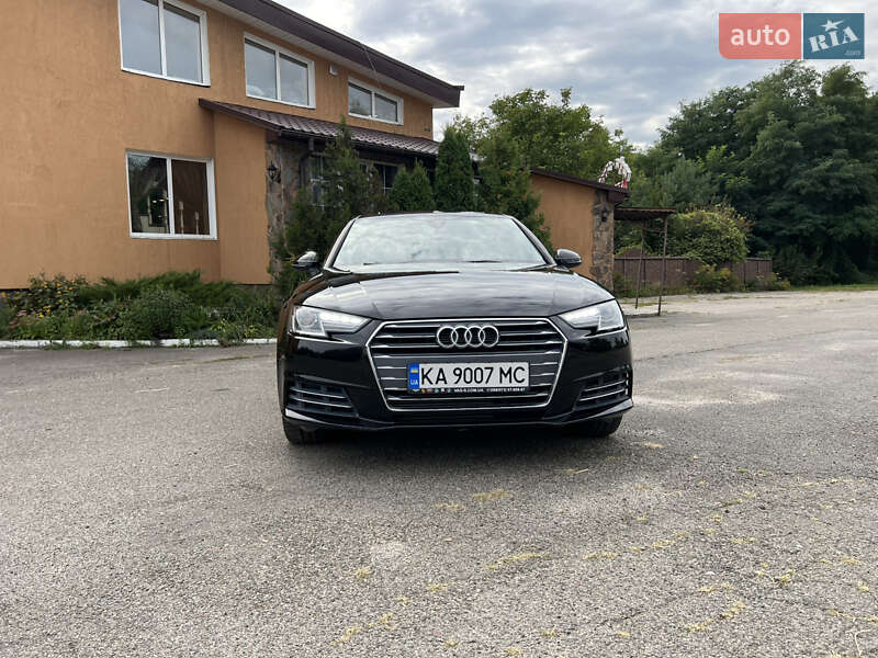 Седан Audi A4 2016 в Киеве