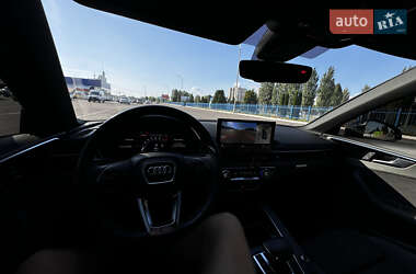 Седан Audi A4 2021 в 