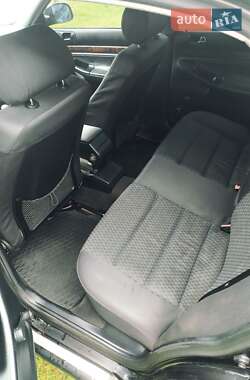 Седан Audi A4 2000 в 