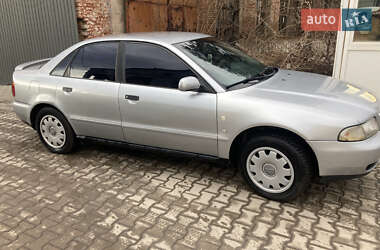 Седан Audi A4 1996 в 
