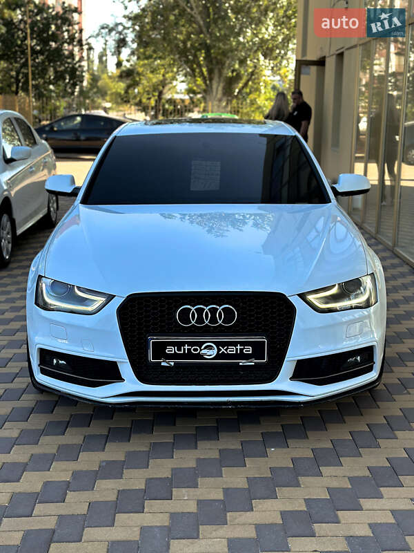Седан Audi A4 2014 в Николаеве