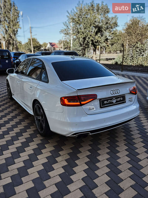 Седан Audi A4 2014 в Николаеве