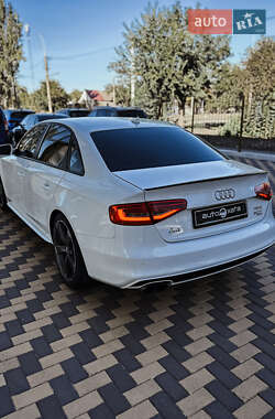 Седан Audi A4 2014 в 