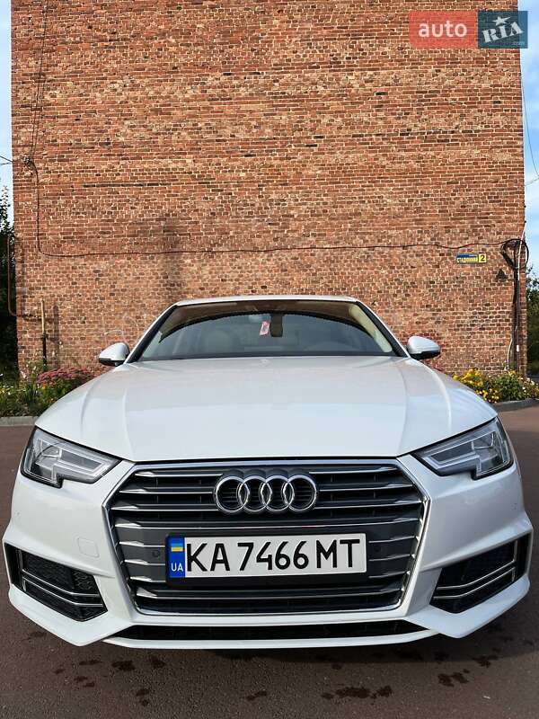 Седан Audi A4 2018 в 