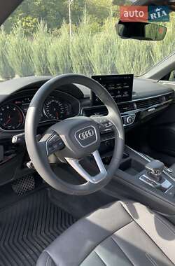 Седан Audi A4 2024 в 