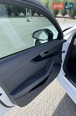 Седан Audi A4 2024 в 