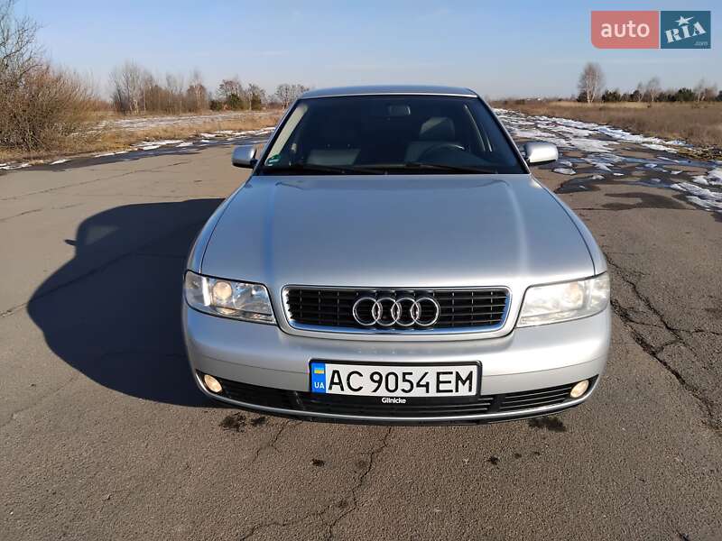 Седан Audi A4 2000 в Камне-Каширском