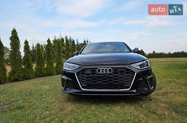 Седан Audi A4 2022 в 