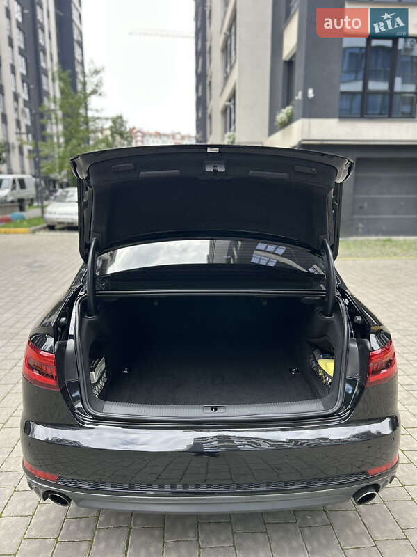 Седан Audi A4 2016 в Ивано-Франковске