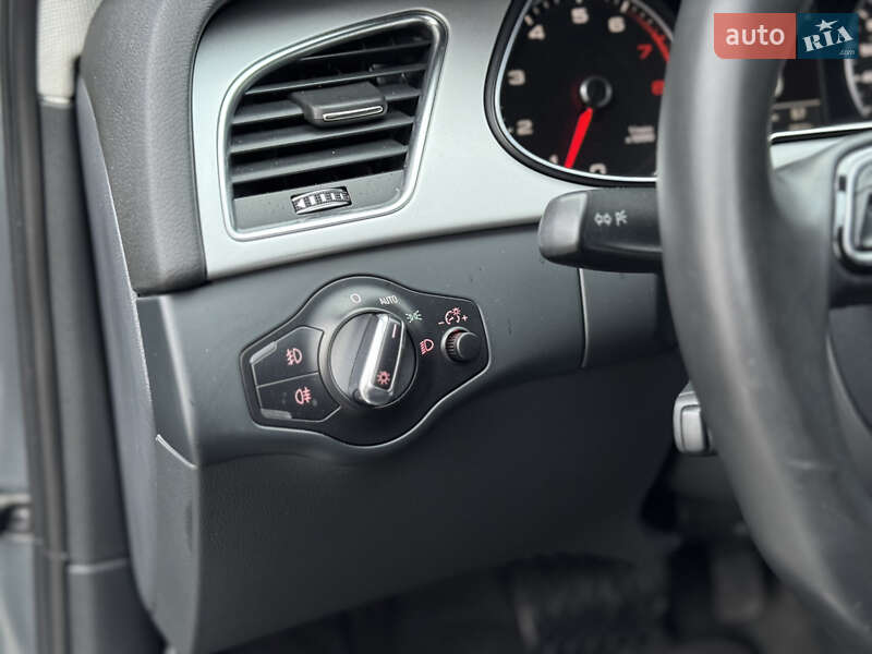 Седан Audi A4 2015 в Луцке