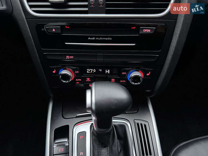 Седан Audi A4 2015 в Луцке