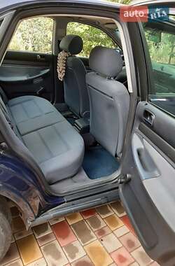 Седан Audi A4 1996 в 