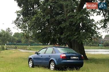 Седан Audi A4 2001 в Романіву