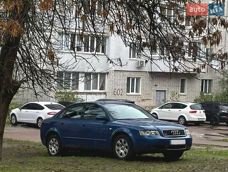 Седан Audi A4 2001 в Романове