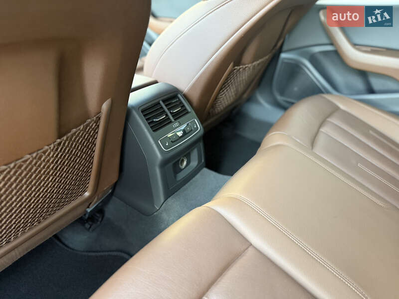 Седан Audi A4 2016 в Днепре