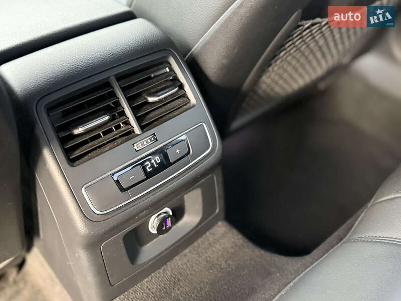 Седан Audi A4 2018 в Львове