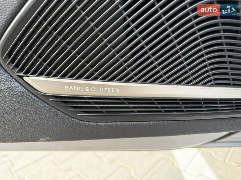 Седан Audi A4 2018 в Львове