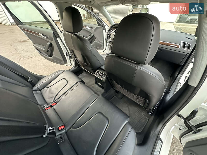 Седан Audi A4 2014 в Одесі