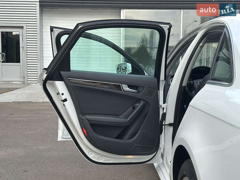 Седан Audi A4 2014 в Одесі